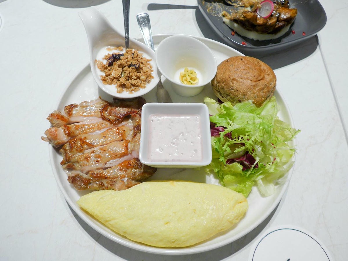 [食記][台北市] 義沐 Eat MU 台北內湖店 — 內湖新開幕義式餐廳，推薦早午餐、義大利麵、燉飯、鬆餅。