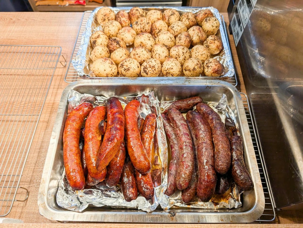 [食記][台北市] ROMARO 羅馬脆皮豬腩卷 — 台北第一家羅馬豬肉卷專賣店，皮脆肉嫩帶有濃郁迷迭香香氣的羅馬豬肉卷。