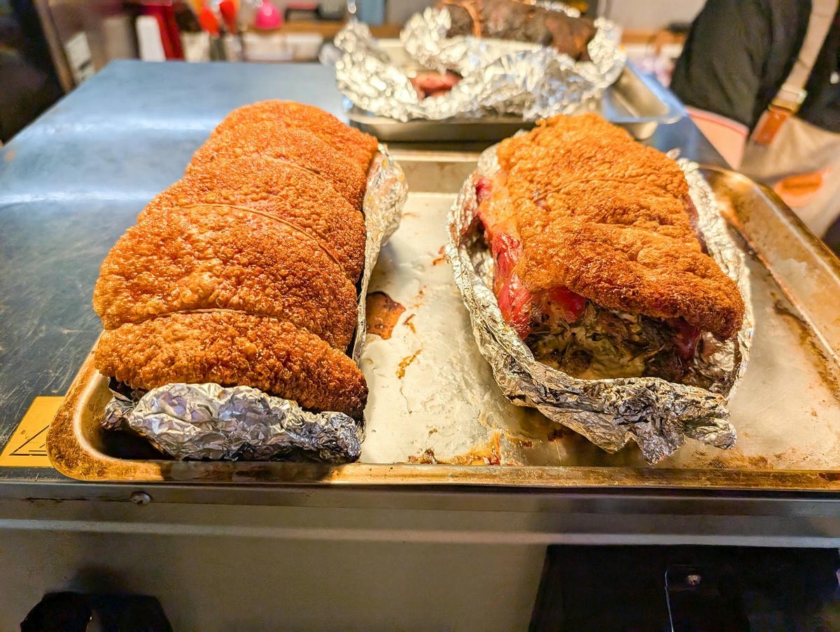 [食記][台北市] ROMARO 羅馬脆皮豬腩卷 — 台北第一家羅馬豬肉卷專賣店，皮脆肉嫩帶有濃郁迷迭香香氣的羅馬豬肉卷。