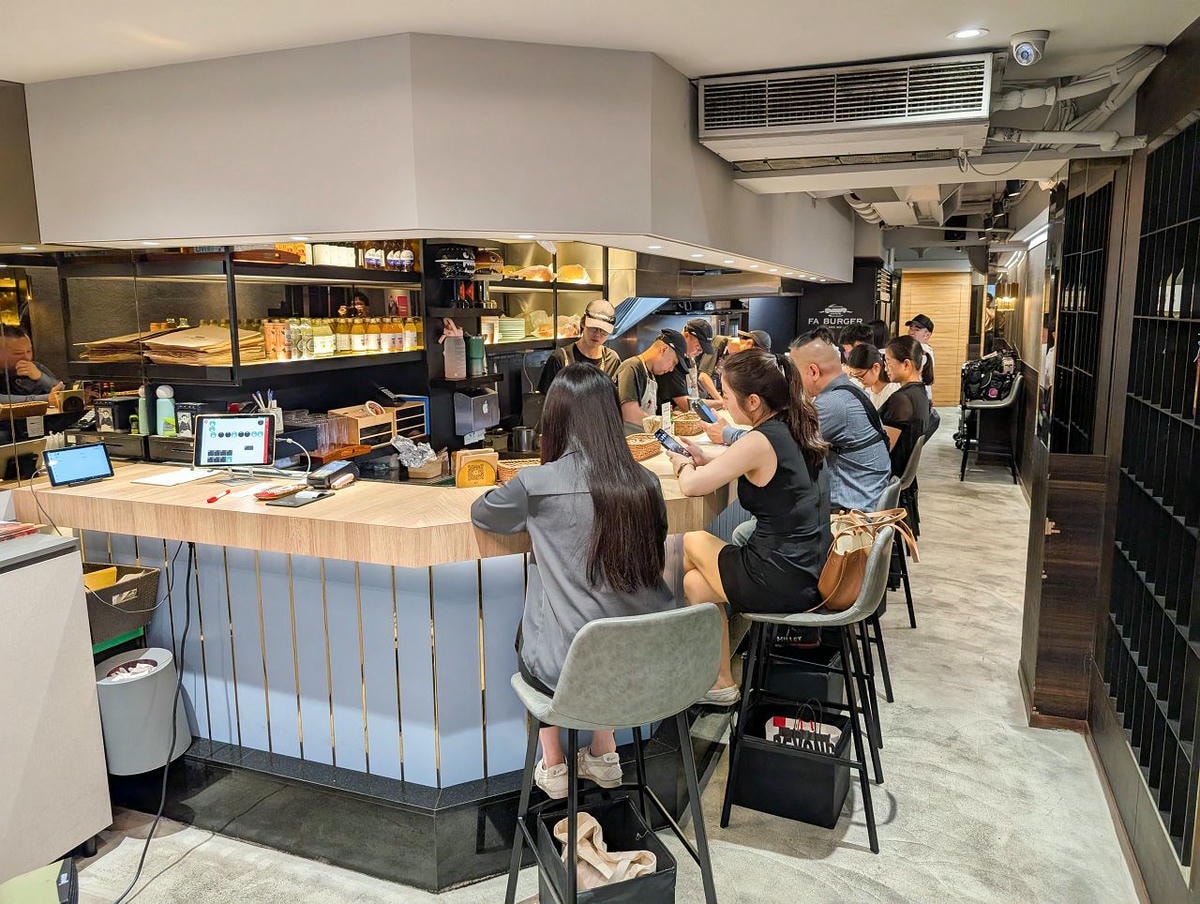 [食記][台北市] Fa Burger 敦化店 — 主打牛肉三明治，必點帶骨牛小排，肉食主義者必訪！