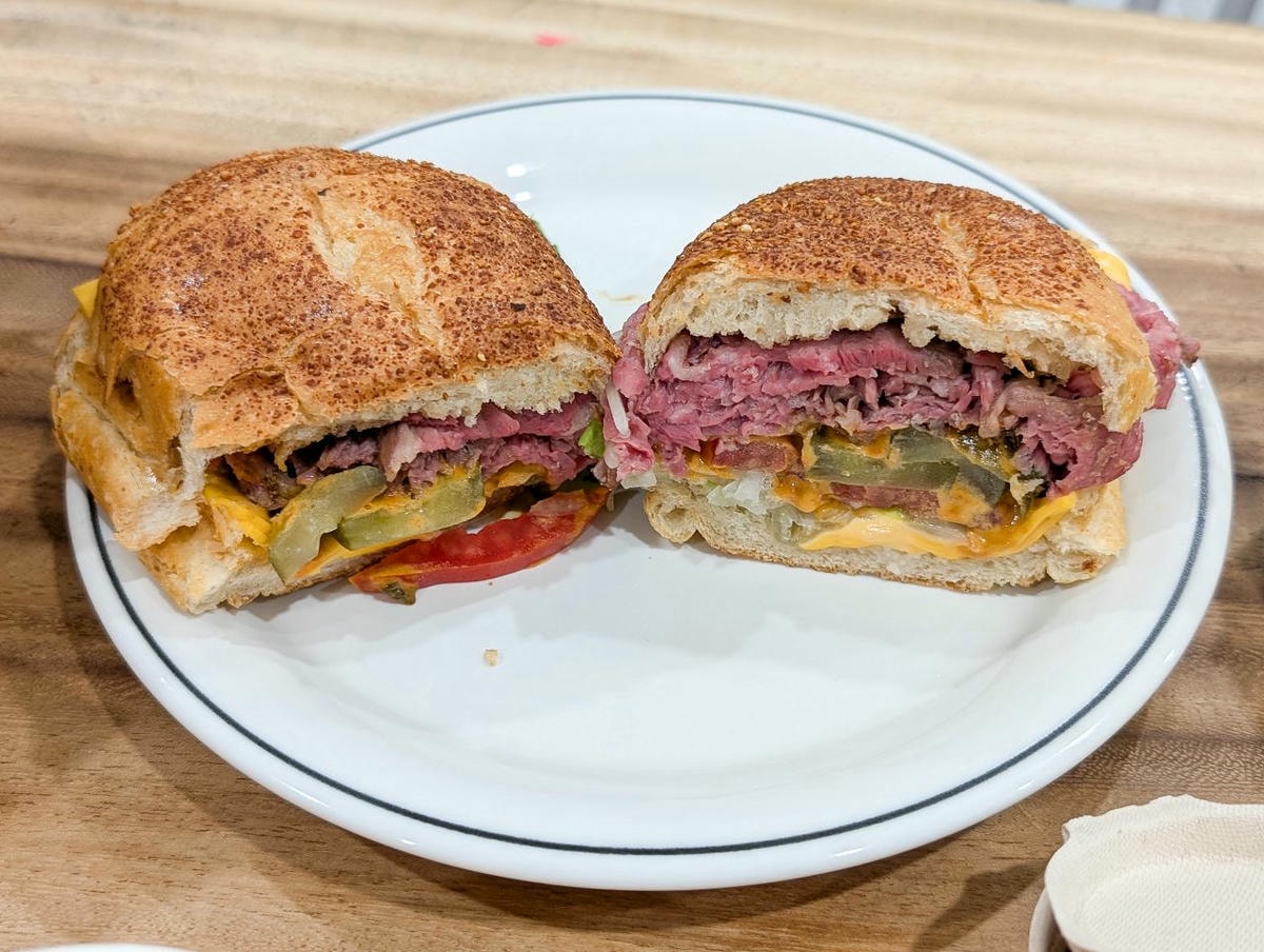 [食記][台北市] Fa Burger 敦化店 — 主打牛肉三明治，必點帶骨牛小排，肉食主義者必訪！