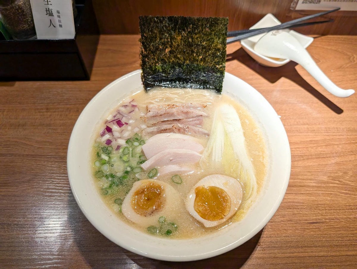 [食記][台北市] 長生塩人 劍潭店 — 高人氣淡麗系拉麵店，主打每日慢熬8小時的秘製鹽味湯頭。