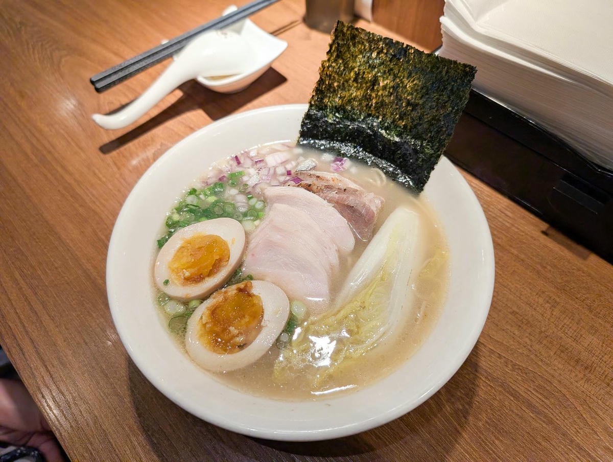 [食記][台北市] 長生塩人 劍潭店 — 高人氣淡麗系拉麵店，主打每日慢熬8小時的秘製鹽味湯頭。