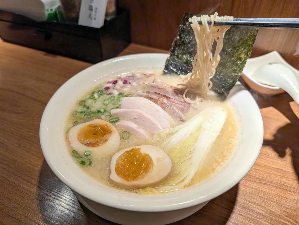 [食記][台北市] 長生塩人 劍潭店 — 高人氣淡麗系拉麵店，主打每日慢熬8小時的秘製鹽味湯頭。