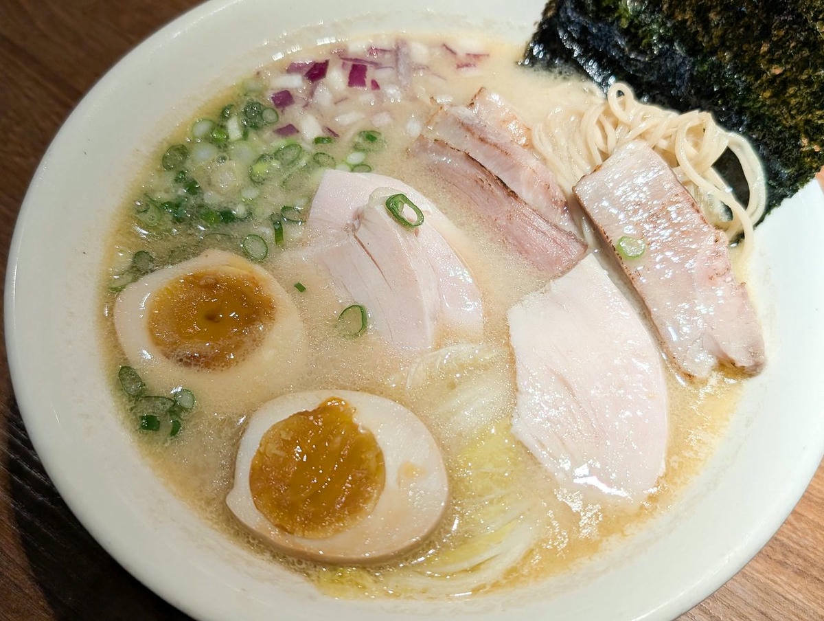 [食記][台北市] 長生塩人 劍潭店 — 高人氣淡麗系拉麵店，主打每日慢熬8小時的秘製鹽味湯頭。