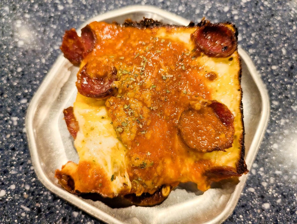 [食記][台北市] Pizza Bear 延吉店 — 中崙市場附近巷弄內底特律風格方形披薩專賣店