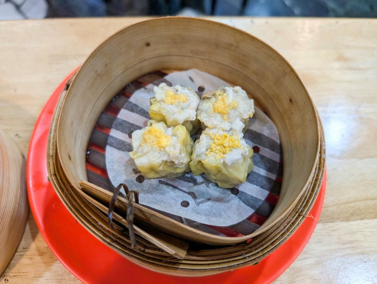 [食記][高雄市] 發記茶廳 2部曲 — 一周只營業3天的低調香港茶餐廳，平價CP值高的港式飯麵和點心。