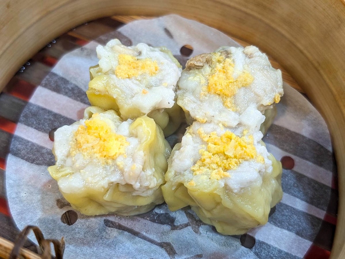 [食記][高雄市] 發記茶廳 2部曲 — 一周只營業3天的低調香港茶餐廳，平價CP值高的港式飯麵和點心。