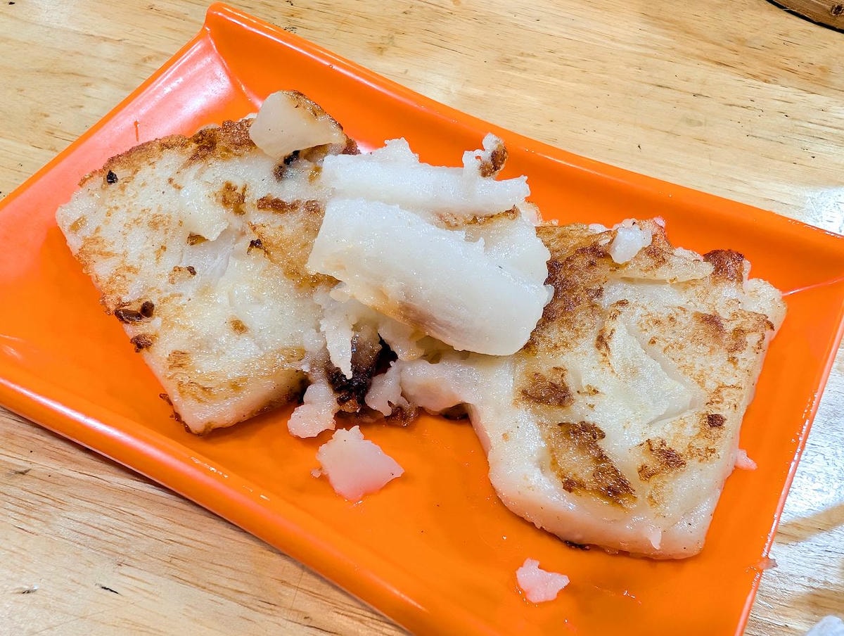 [食記][高雄市] 發記茶廳 2部曲 — 一周只營業3天的低調香港茶餐廳，平價CP值高的港式飯麵和點心。