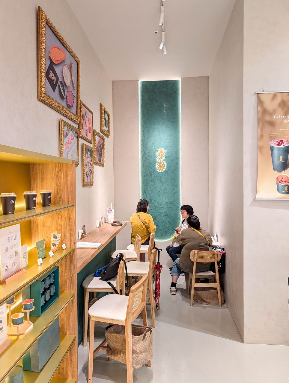 [食記][高雄市] Le Buno Café 高雄漢神巨蛋店 (已歇業) — 發跡於台北東區的水果原型義式冰淇淋專賣店在高雄漢神巨蛋設有分店