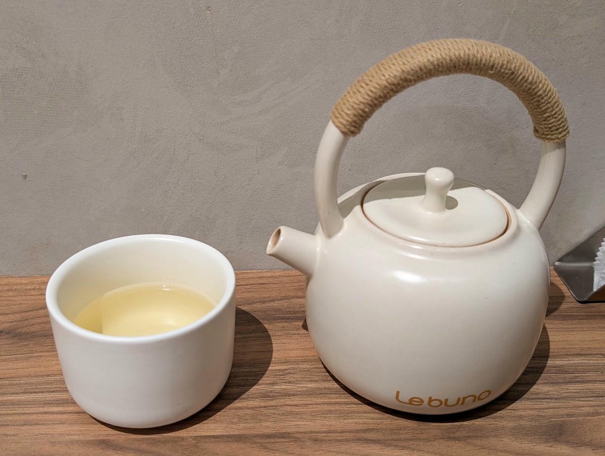 [食記][高雄市] Le Buno Café 高雄漢神巨蛋店 (已歇業) — 發跡於台北東區的水果原型義式冰淇淋專賣店在高雄漢神巨蛋設有分店