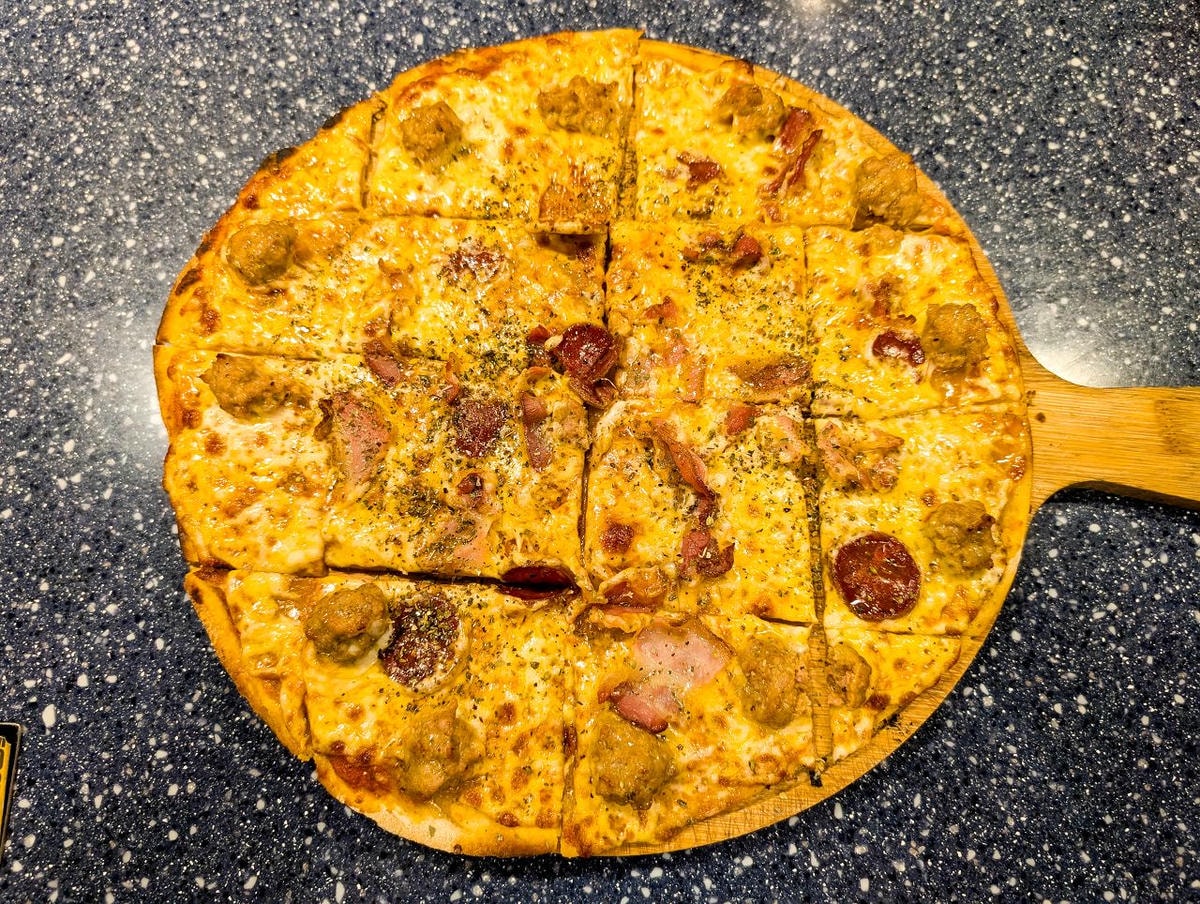 [食記][台北市] Pizza Bear 延吉店 — 中崙市場附近巷弄內底特律風格方形披薩專賣店