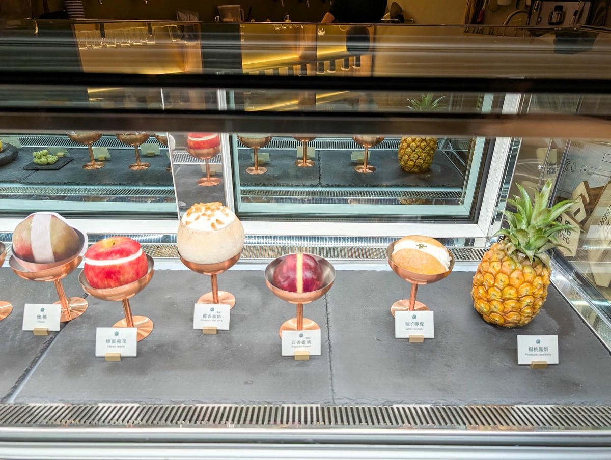 [食記][台北市] Le Buno Café 台北忠孝敦化店 — 台北東區巷弄內主打水果原型義式冰淇淋的咖啡廳