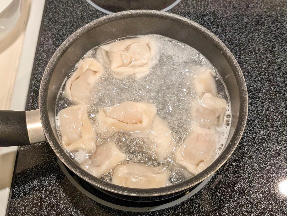 [食記][高雄市] 不凡水餃 — 純手工製作大顆飽滿又真材實料的水餃