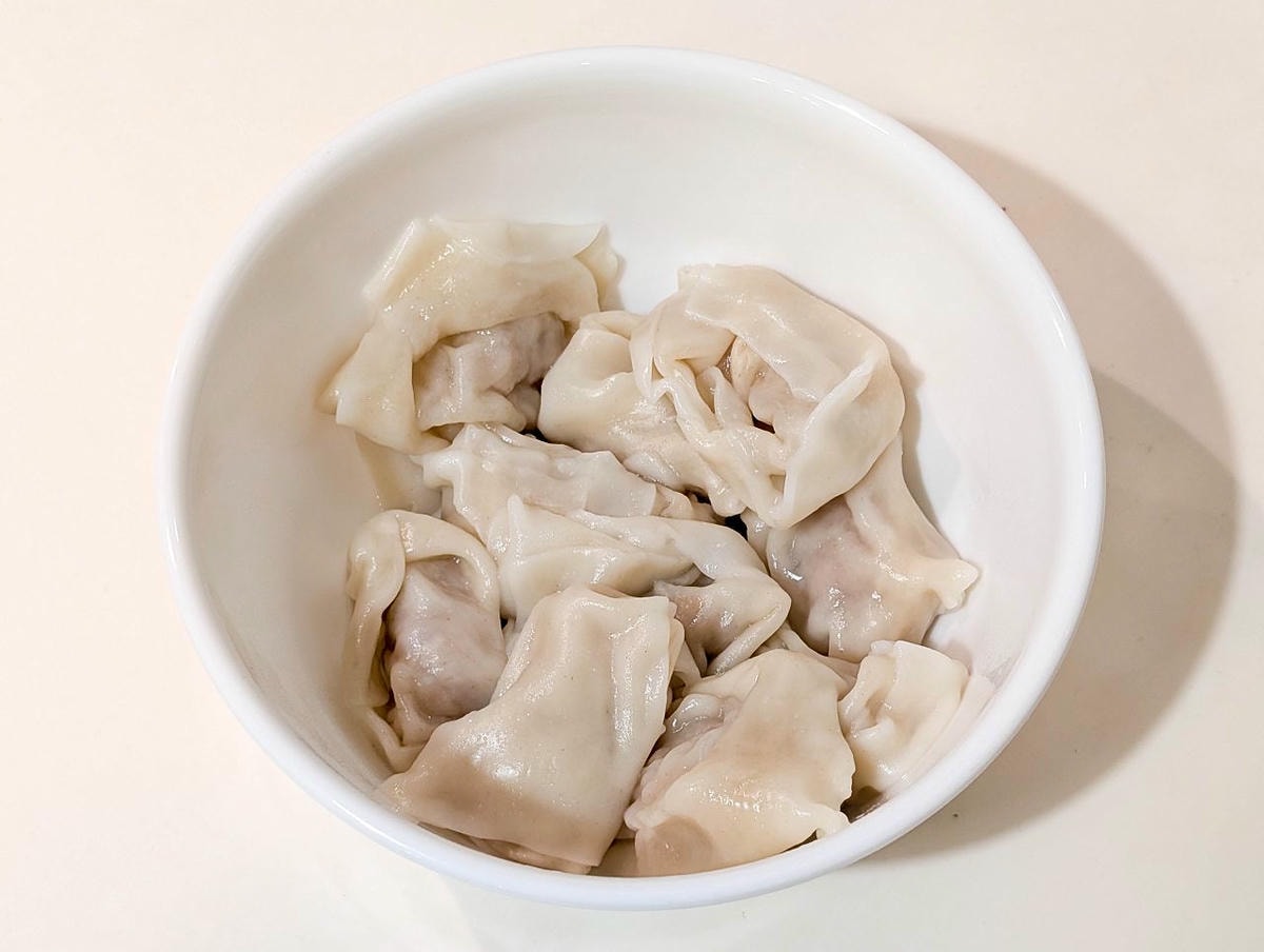 [食記][高雄市] 不凡水餃 — 純手工製作大顆飽滿又真材實料的水餃