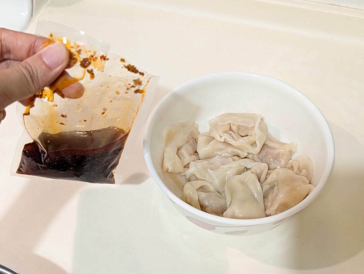 [食記][高雄市] 不凡水餃 — 純手工製作大顆飽滿又真材實料的水餃