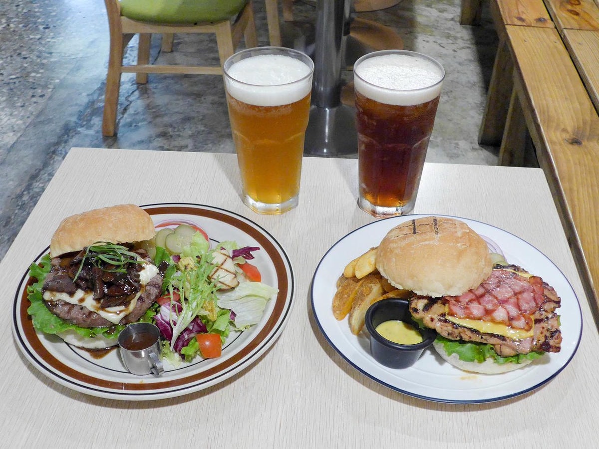 [食記][台中市] Hungry Jacob 愛吃借口火烤漢堡 — 審計新村附近復古鄉村風美式漢堡餐廳