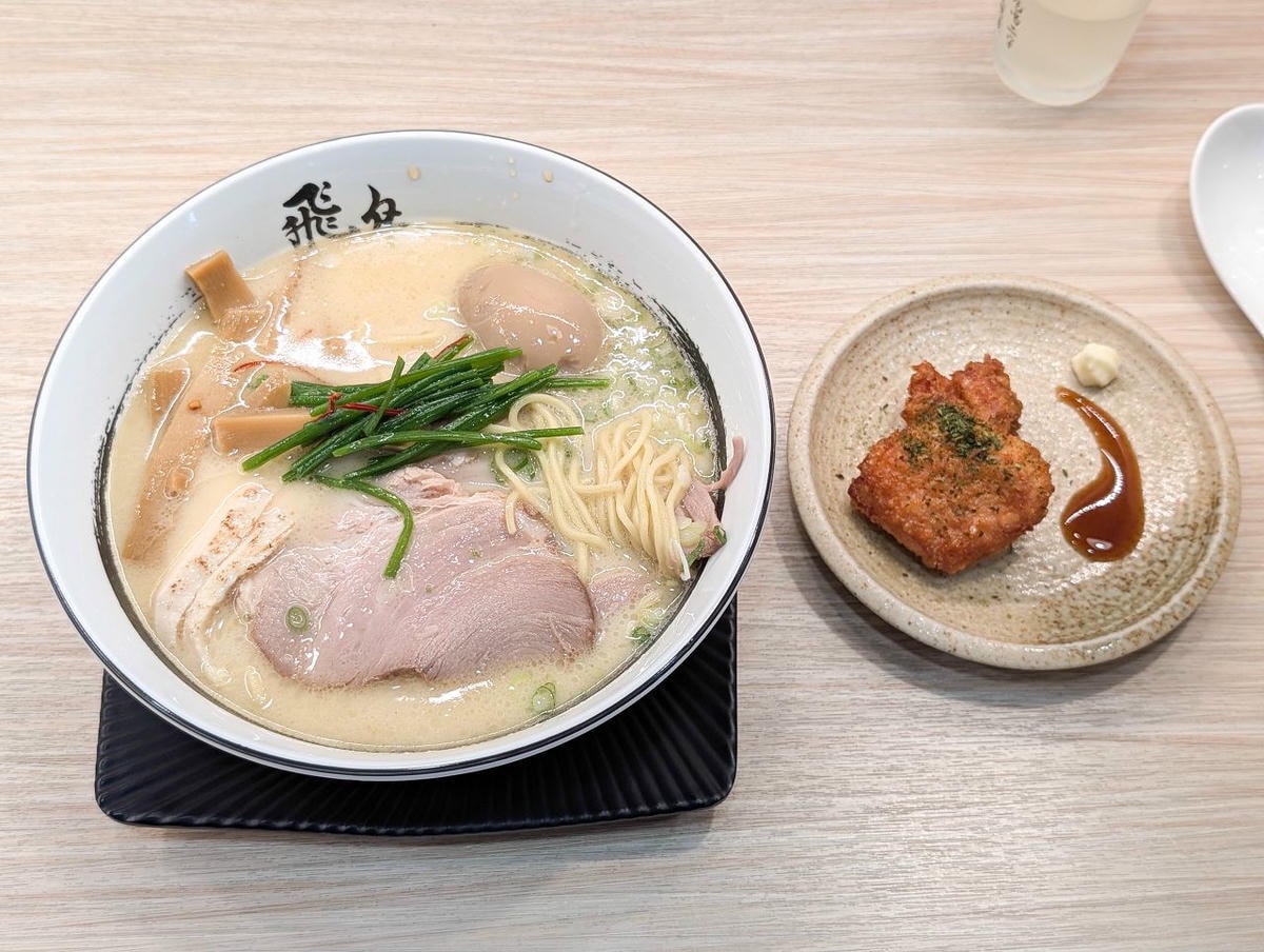 [食記][高雄市] 麺匠飛鳥拉麵 — 濃郁雞白湯拉麵和清爽香檸柚沾麵