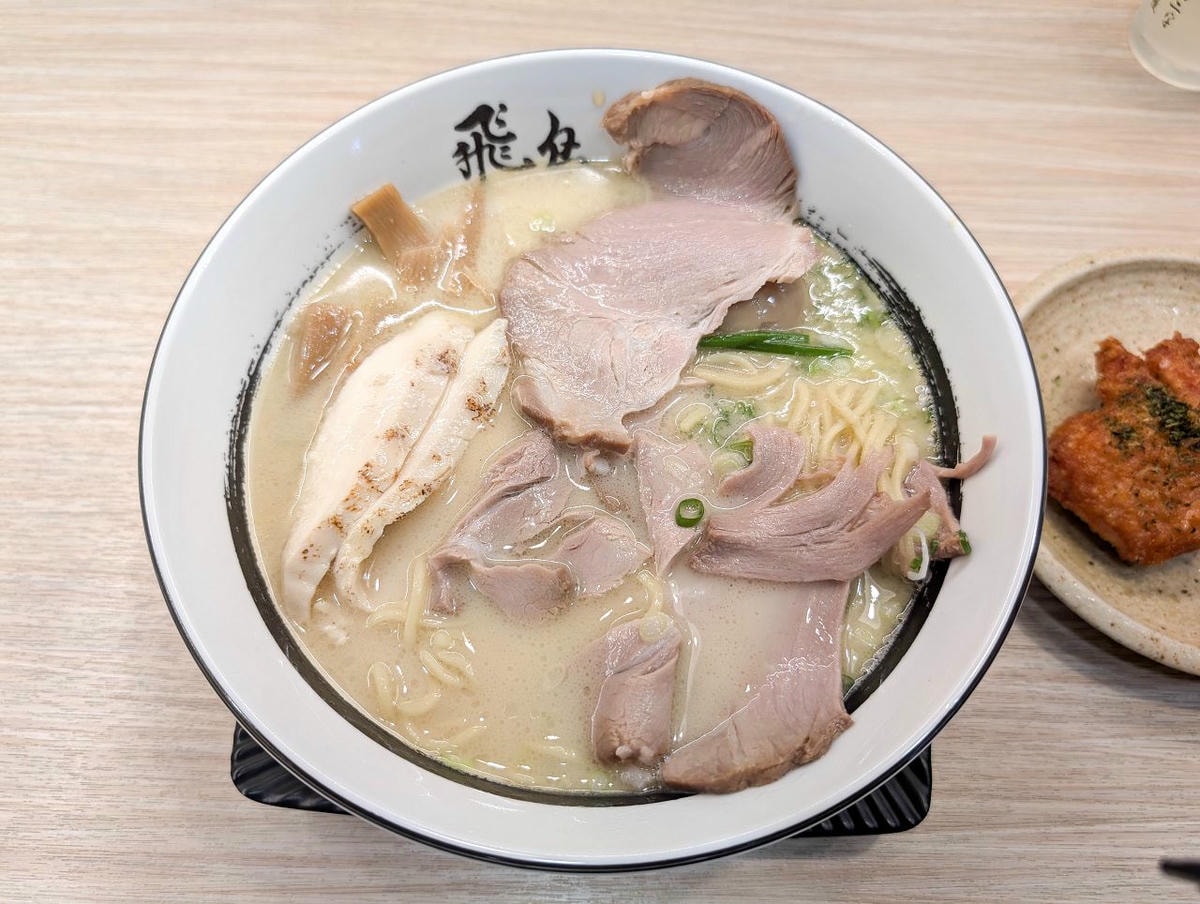 [食記][高雄市] 麺匠飛鳥拉麵 — 濃郁雞白湯拉麵和清爽香檸柚沾麵