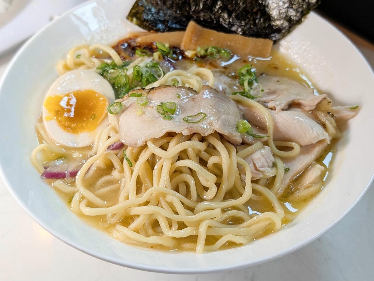 [食記][新北市][永和區] 長鳴拉麵 — 頂溪站附近雞白湯&柚子清湯拉麵專賣店