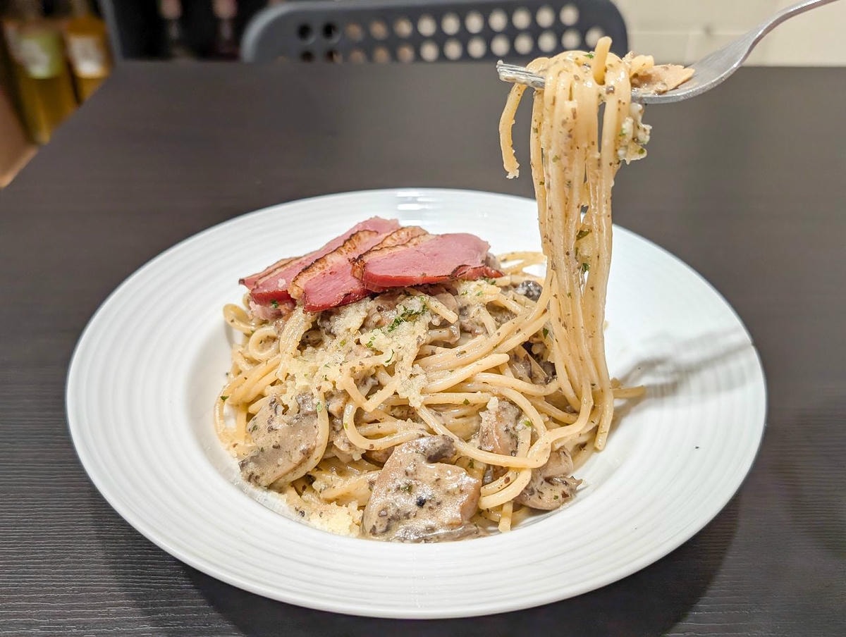 [食記][台北市] 麥麥Pasta — 捷運劍潭站附近巷弄內義大利麵館，食材用料實在又美味的義大利麵。