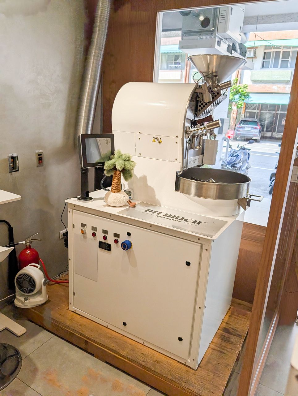 [食記][高雄市] 原子咖啡 Coffee Certo — 漢神巨蛋附近主打自烘精品咖啡及茶類飲品的咖啡館