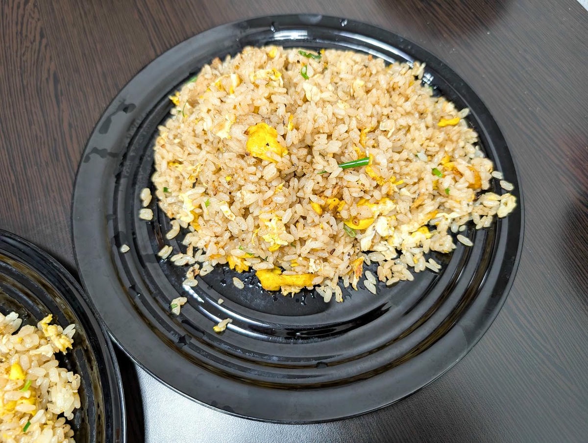 [食記][高雄市] 鷲炒飯 (已歇業) — 凹子底站附近炒飯推薦，醬香和蛋香入味香氣十足的炒飯。