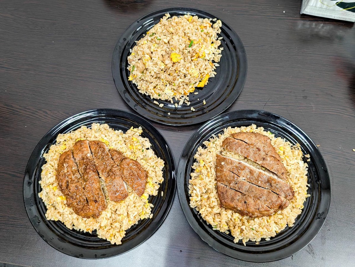 [食記][高雄市] 鷲炒飯 (已歇業) — 凹子底站附近炒飯推薦，醬香和蛋香入味香氣十足的炒飯。
