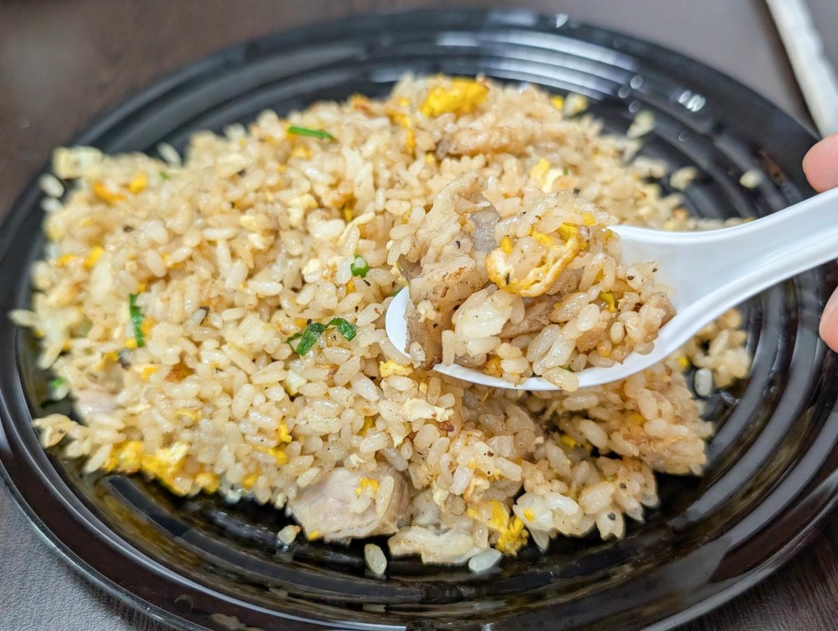 [食記][高雄市] 鷲炒飯 (已歇業) — 凹子底站附近炒飯推薦，醬香和蛋香入味香氣十足的炒飯。