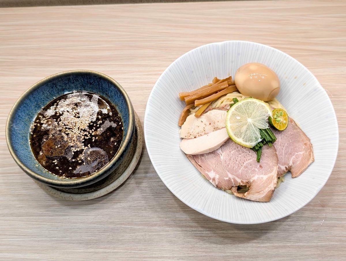 [食記][高雄市] 麺匠飛鳥拉麵 — 濃郁雞白湯拉麵和清爽香檸柚沾麵