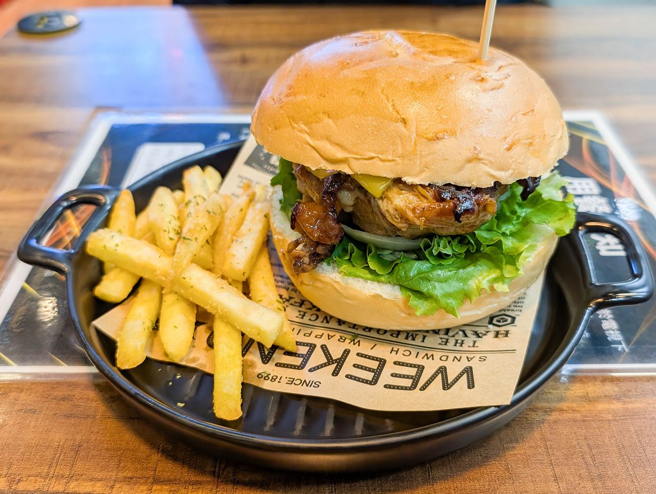 [食記][新北市][板橋區] Lin’s Burger 林斯漢堡美式餐廳 板橋府中店 — 府中站附近小小美式漢堡餐廳