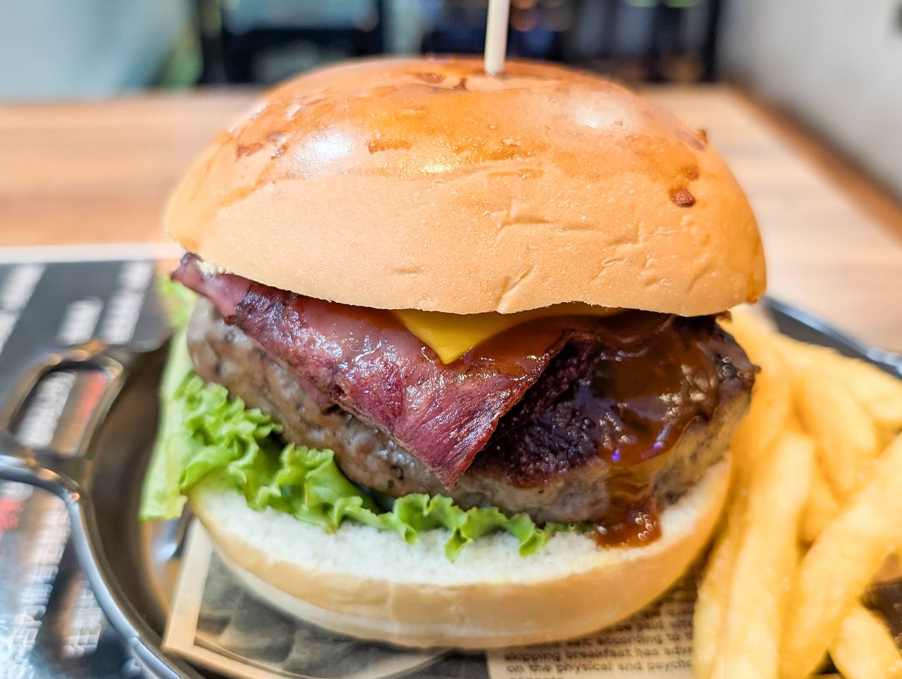[食記][新北市][板橋區] Lin’s Burger 林斯漢堡美式餐廳 板橋府中店 — 府中站附近小小美式漢堡餐廳
