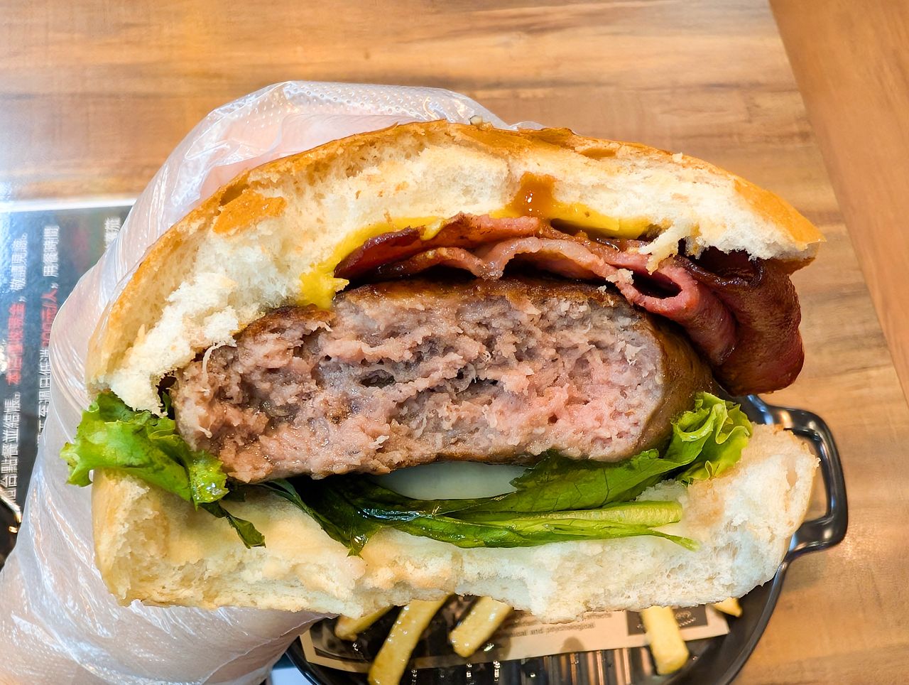 [食記][新北市][板橋區] Lin’s Burger 林斯漢堡美式餐廳 板橋府中店 — 府中站附近小小美式漢堡餐廳