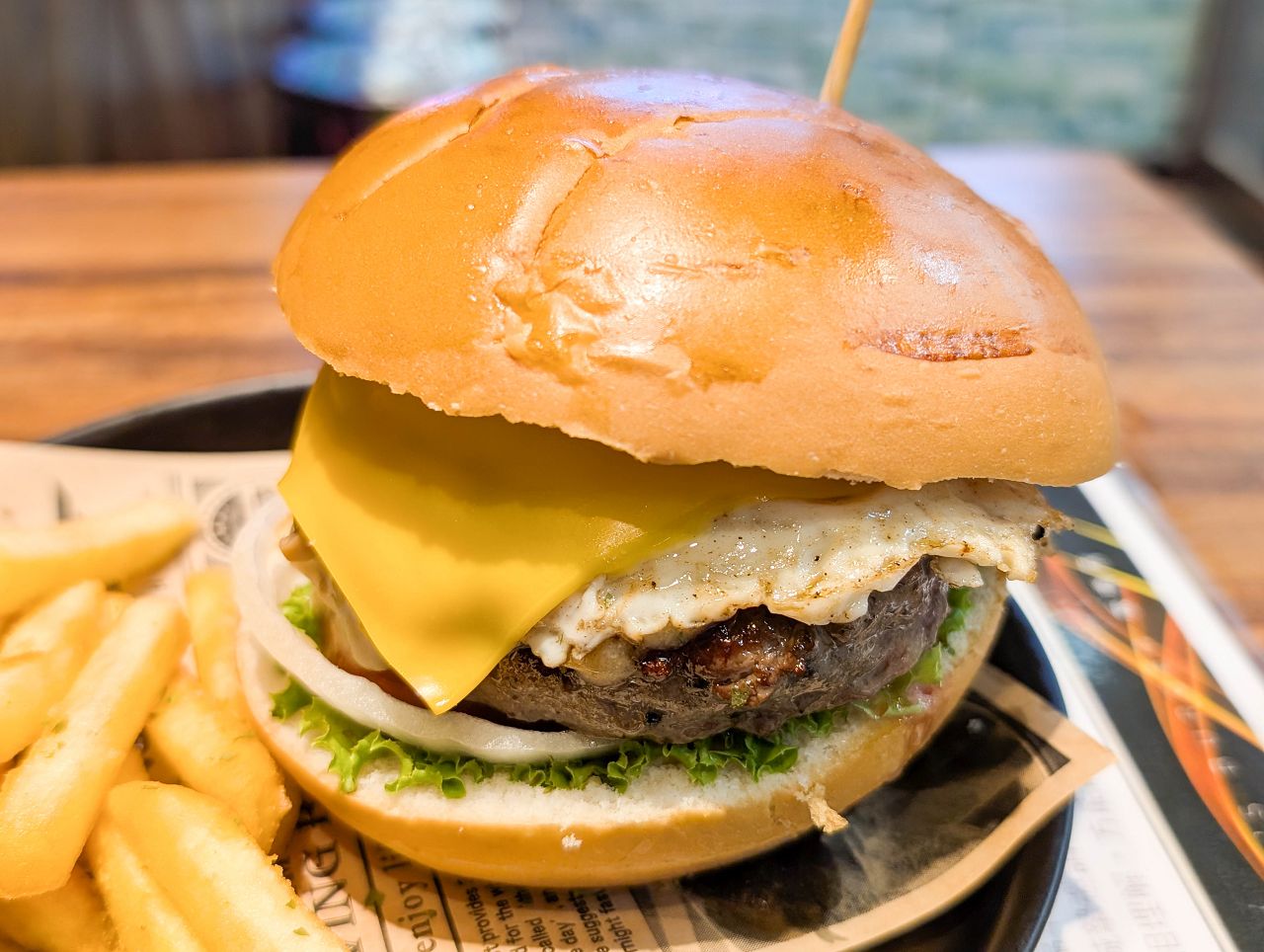 [食記][新北市][板橋區] Lin’s Burger 林斯漢堡美式餐廳 板橋府中店 — 府中站附近小小美式漢堡餐廳