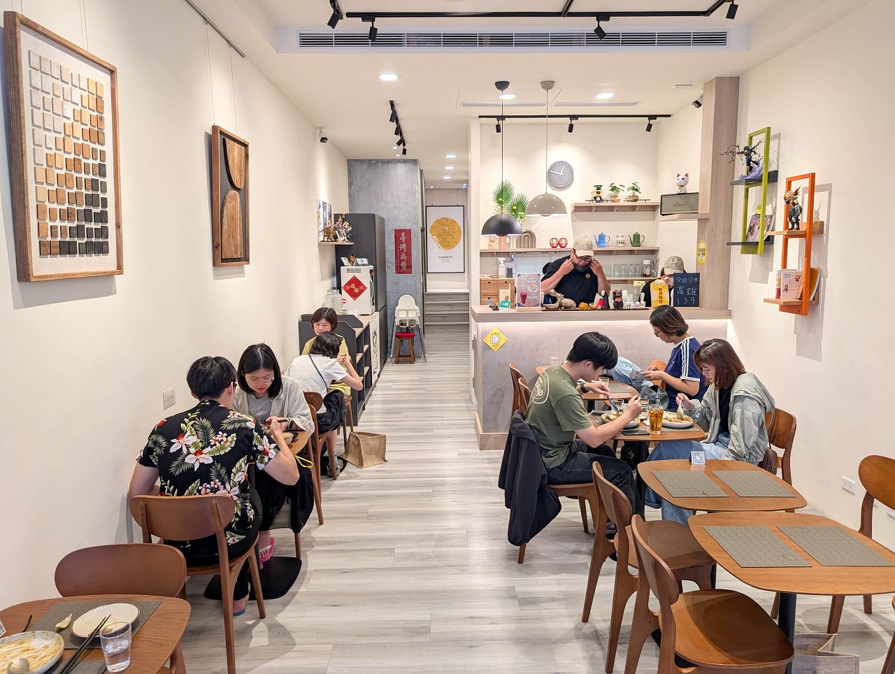 [食記][高雄市] 初煦咖哩 高雄店 — 南投埔里起家的咖哩專賣店到高雄展店，選用16種香料炒香、研磨、14天熟成製作的咖哩。