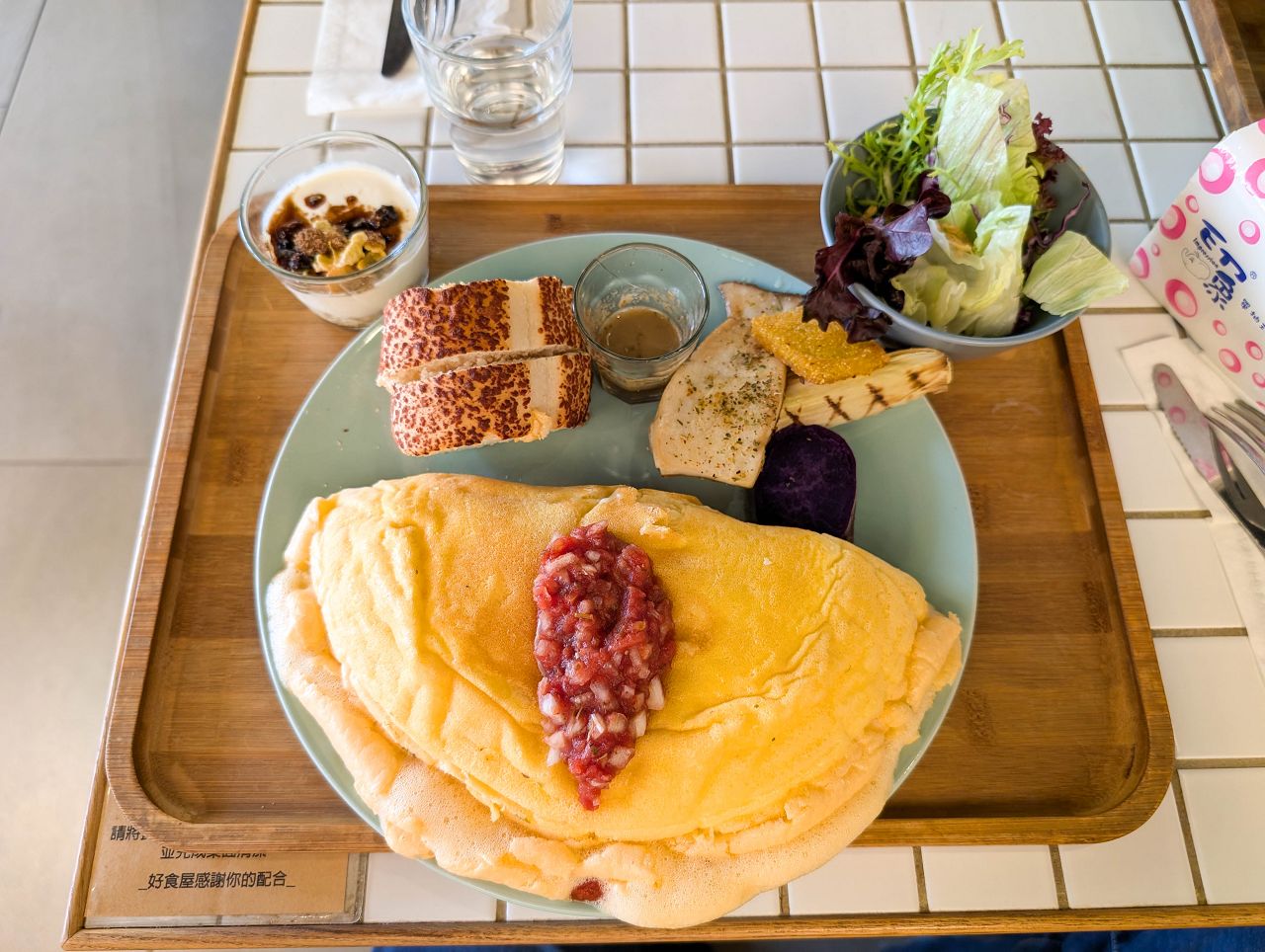 [食記][高雄市] 好食屋早午餐 — 蓬鬆輕盈如舒芙蕾口感又充滿蛋香的法式烘蛋