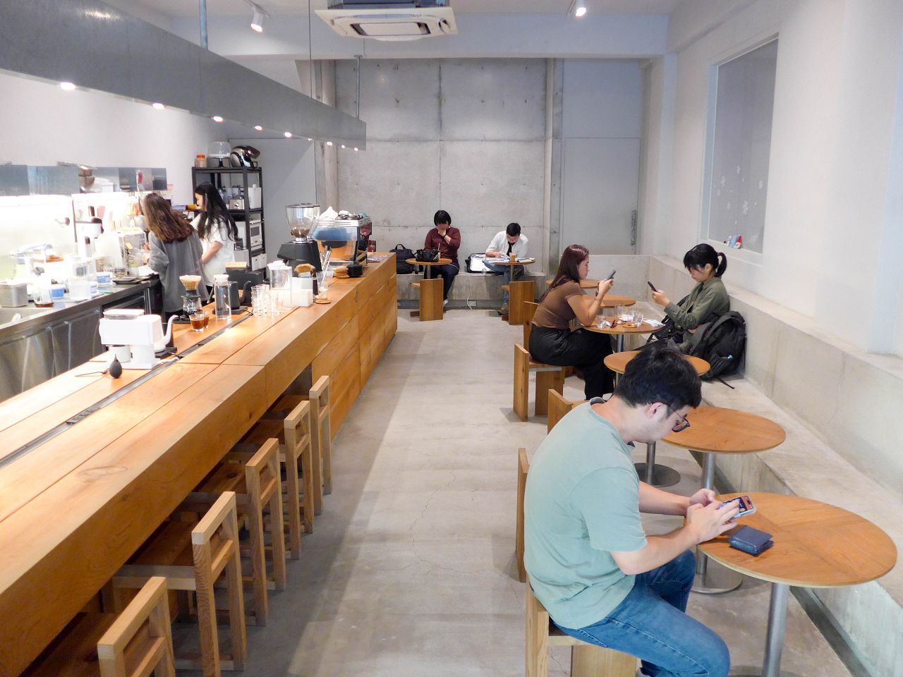 [食記][高雄市] Coffee Ring — 大立百貨及漢神本館附近日式侘寂風格咖啡廳，抹茶控必吃抹茶提拉米蘇。
