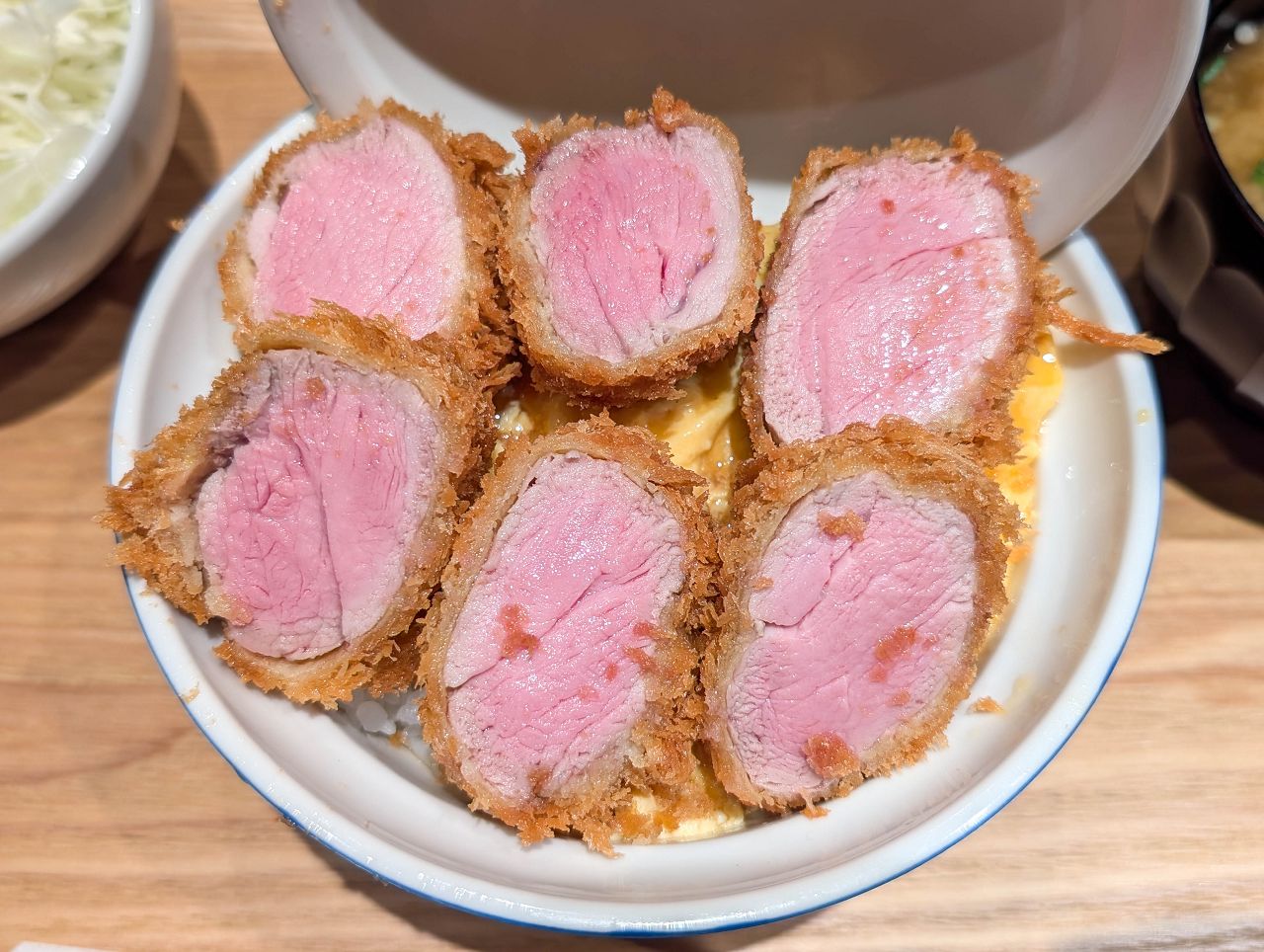 [食記][台北市] かつ丼屋 勝急 Dream Plaza 夢廣場店 — 來自日本三重縣的高人氣炸豬排丼飯品牌