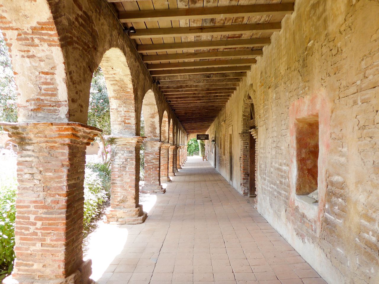 [遊記] 2024美國南加州旅遊 Day3 — San Juan Capistrano 參訪240多年歷史的傳道院 + Newport Beach & Laguna Beach 海岸線之旅。