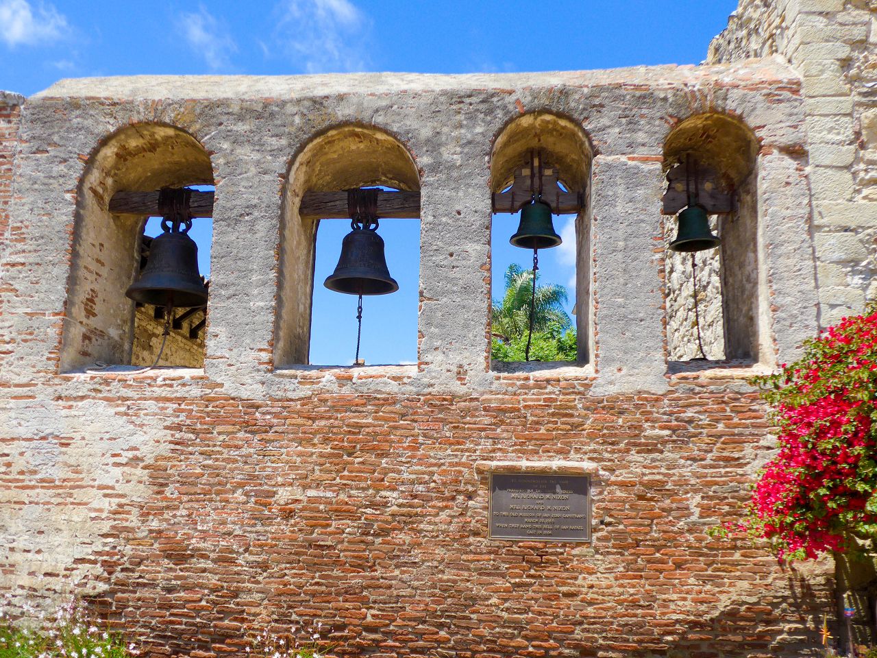 [遊記] 2024美國南加州旅遊 Day3 — San Juan Capistrano 參訪240多年歷史的傳道院 + Newport Beach & Laguna Beach 海岸線之旅。