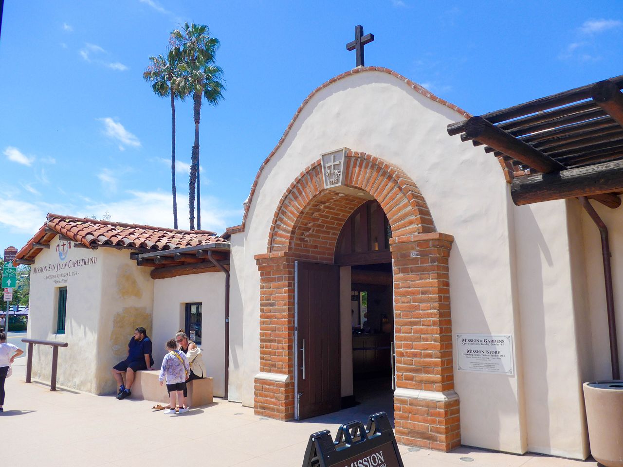 [遊記] 2024美國南加州旅遊 Day3 — San Juan Capistrano 參訪240多年歷史的傳道院 + Newport Beach & Laguna Beach 海岸線之旅。