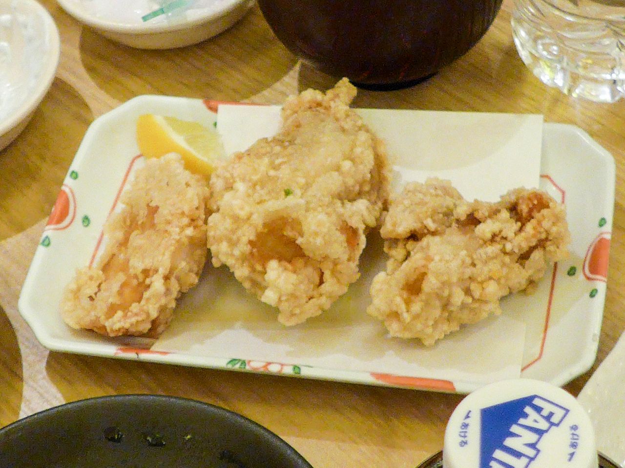 [食記][日本][大阪] 格安ビールと鉄鍋餃子 3・6・5酒場難波店 — 道頓堀巷弄內居酒屋，自行DIY製作章魚燒。