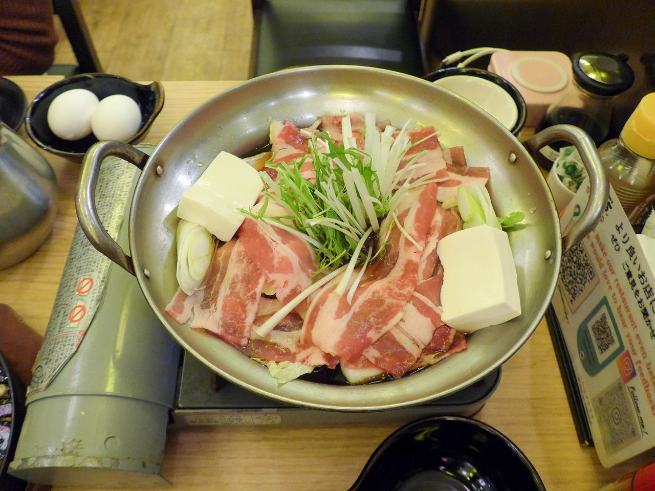 [食記][日本][大阪] 格安ビールと鉄鍋餃子 3・6・5酒場難波店 — 道頓堀巷弄內居酒屋，自行DIY製作章魚燒。
