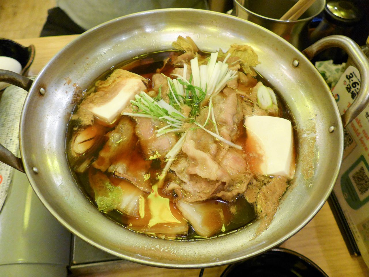 [食記][日本][大阪] 格安ビールと鉄鍋餃子 3・6・5酒場難波店 — 道頓堀巷弄內居酒屋，自行DIY製作章魚燒。