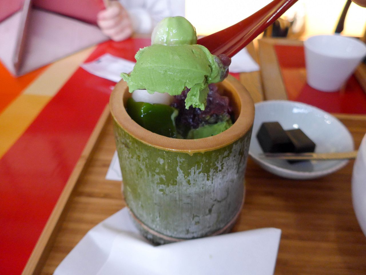 [食記][日本][京都][宇治] 中村藤吉本店 — 宇治在地知名抹茶品牌，精緻美味的竹筒抹茶帕菲。