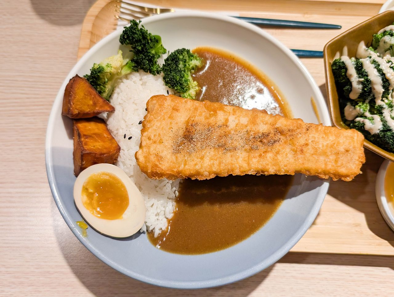[食記][新北市][板橋區] 任風咖哩 — 板橋江子翠站附近咖哩專賣店，以水果熬煮的柑橘風味咖哩。