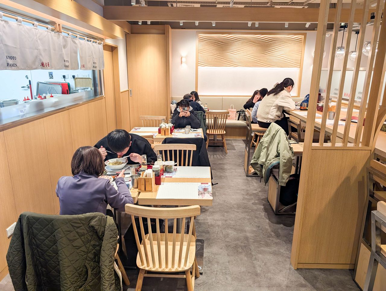 [食記][台北市] 京都北白川 魁力屋拉麵 台北本店 — 來自日本京都經典熟成醬油拉麵名店進駐台北新光三越南西三館
