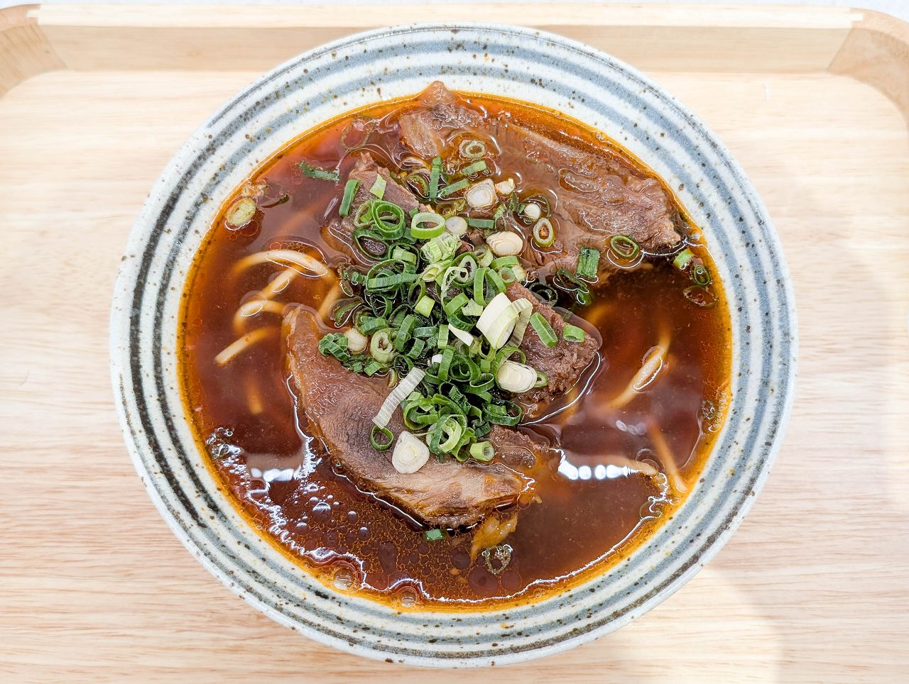 [食記][台北市] 御真牛牛肉麵 — 西門町牛肉麵推薦，曾於2023年榮獲台北國際牛肉麵節紅燒組亞軍。