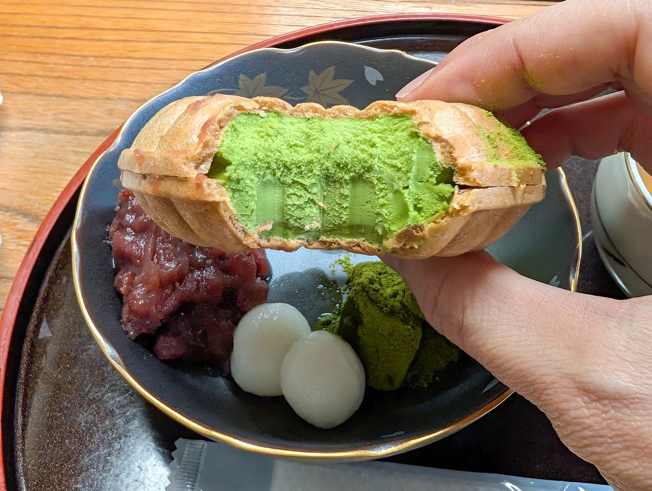 [食記][日本][京都][宇治] 三星園上林三入本店 — 平等院表參道上擁有450多年歷史的宇治茶品牌，德川幕府將軍家御用茶師的店。