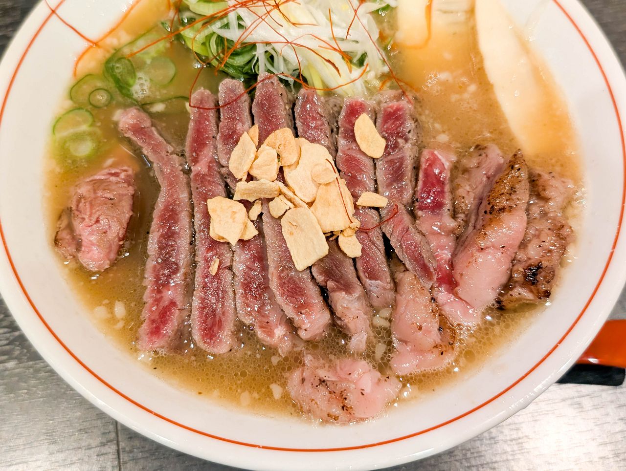 [食記][日本][京都] 祇園らーめん京 京都駅ビル店 — 京都車站拉麵小路內其中一間拉麵店，每日限量和牛牛排拉麵。